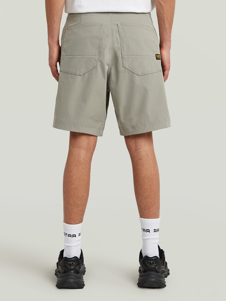 Short taupe