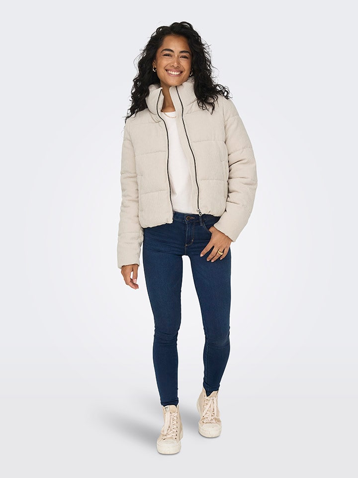 Cordjacke in Sand
