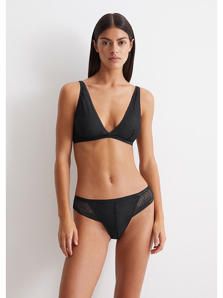 String in Schwarz