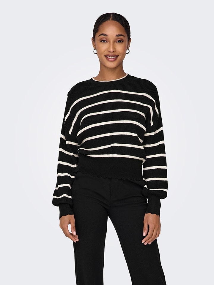 Sweter w kolorze czarno-kremowym