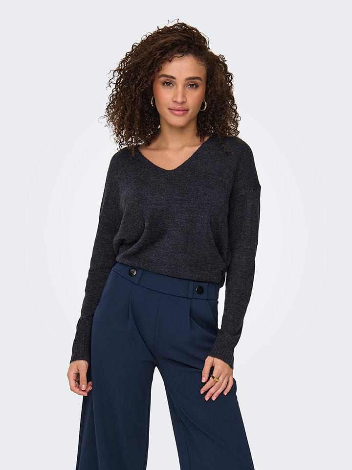 Sweter w kolorze antracytowym