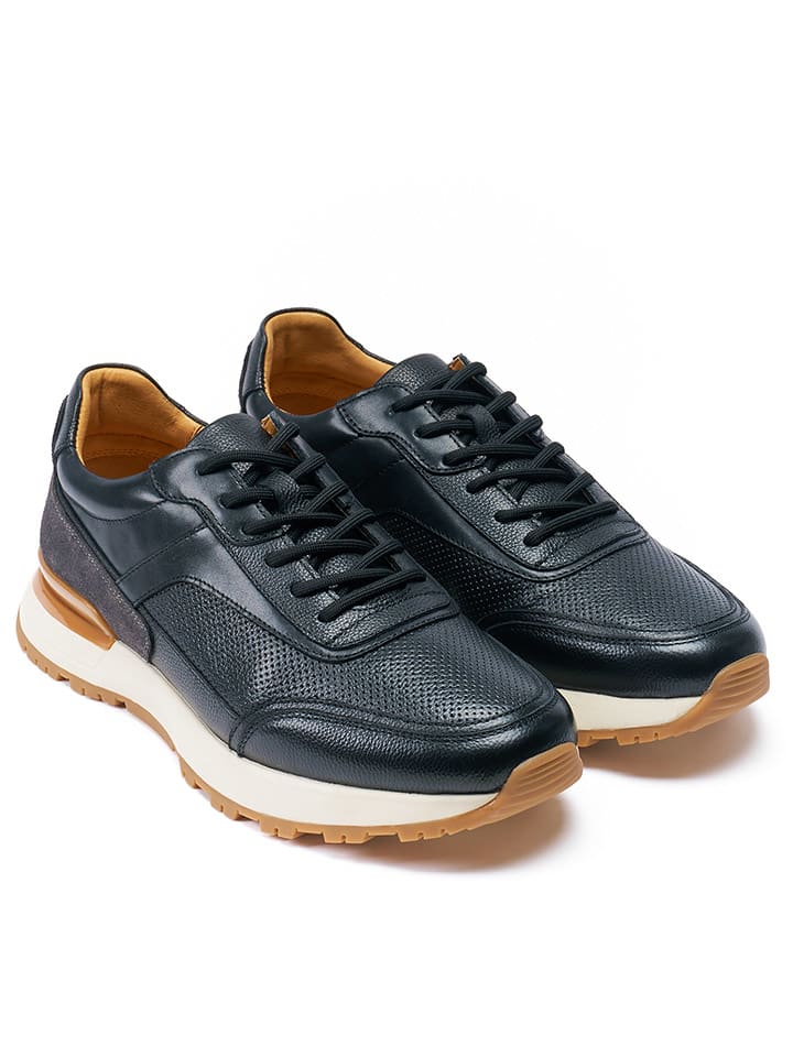 Skórzane sneakersy w kolorze czarnym