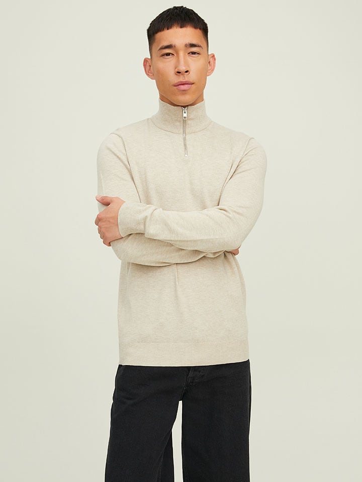 Sweter w kolorze beżowym