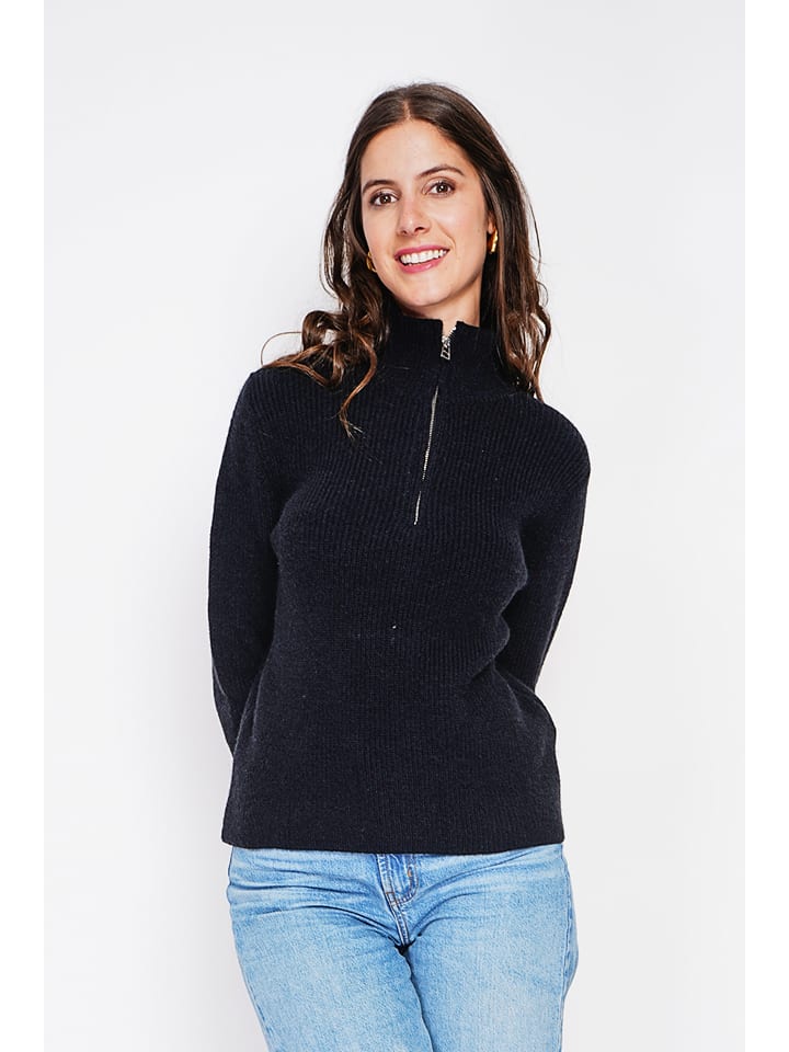 Sweter w kolorze czarnym