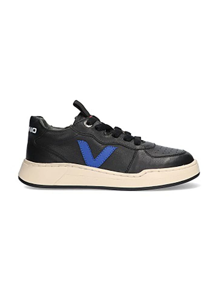 Sneakers in Schwarz