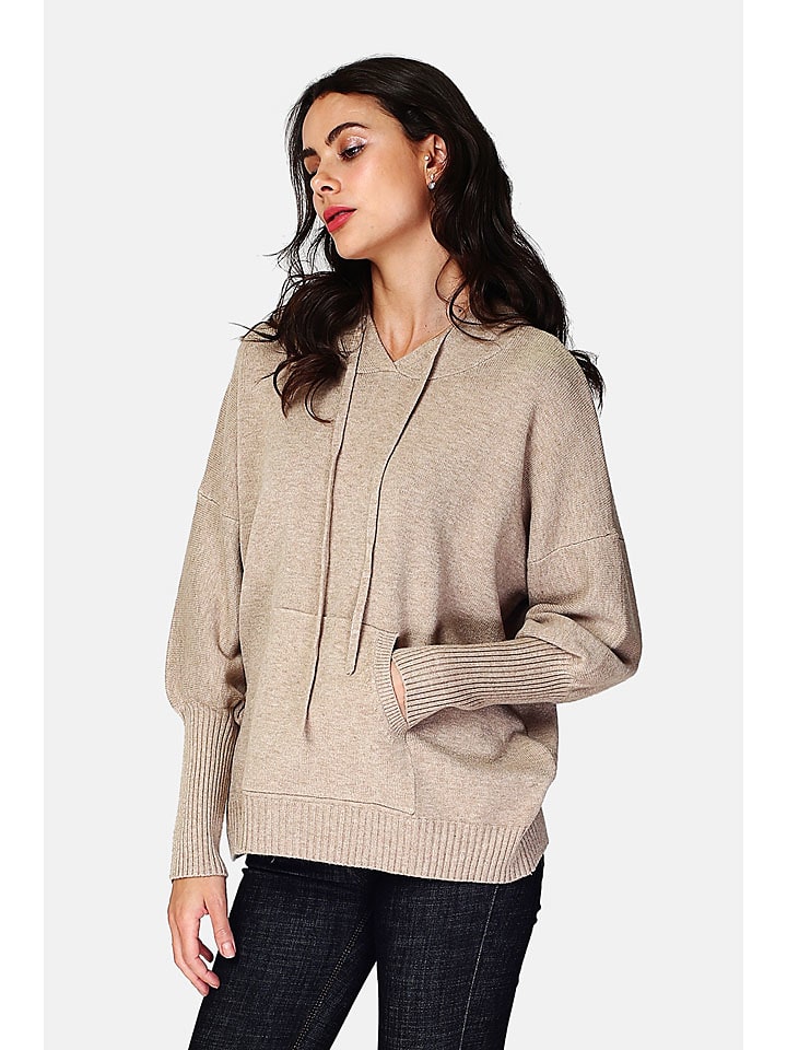 Sweter w kolorze karmelowym