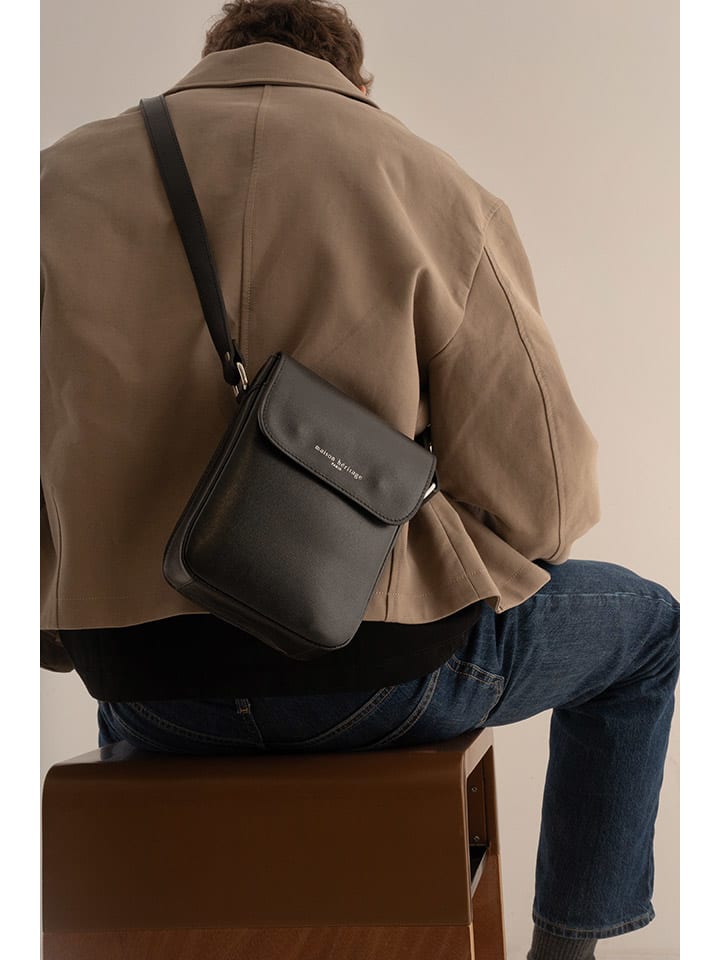Leder-Umhängetasche "Emir" in Schwarz - (B)17 x (H)24 x (T)6 cm