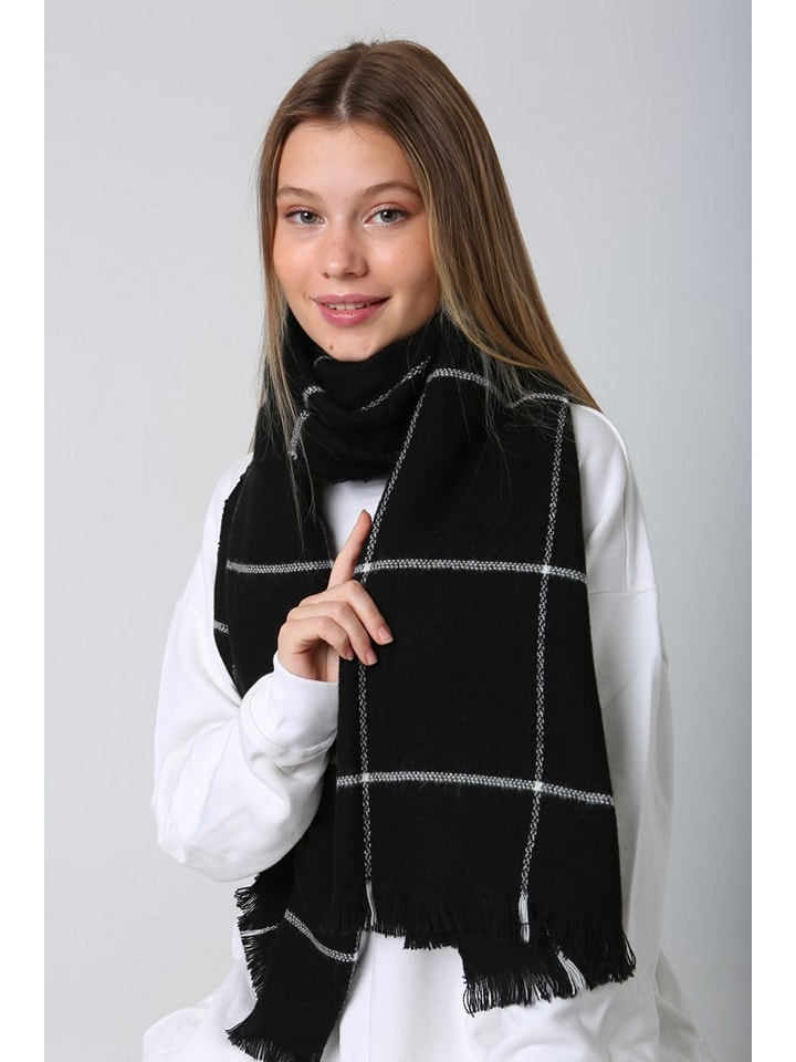 Szal w kolorze czarnym - 180 x 70 cm