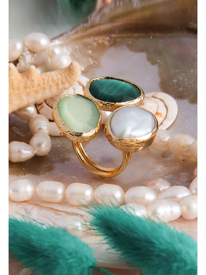 Vergulde ring met edelstenen