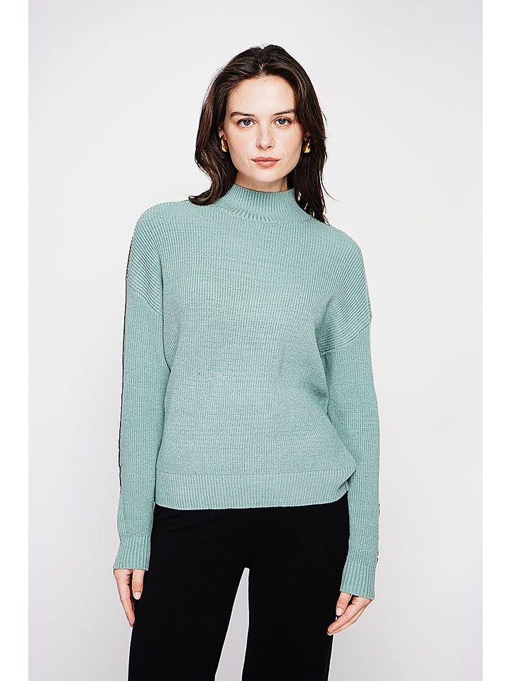 Sweter w kolorze miętowym
