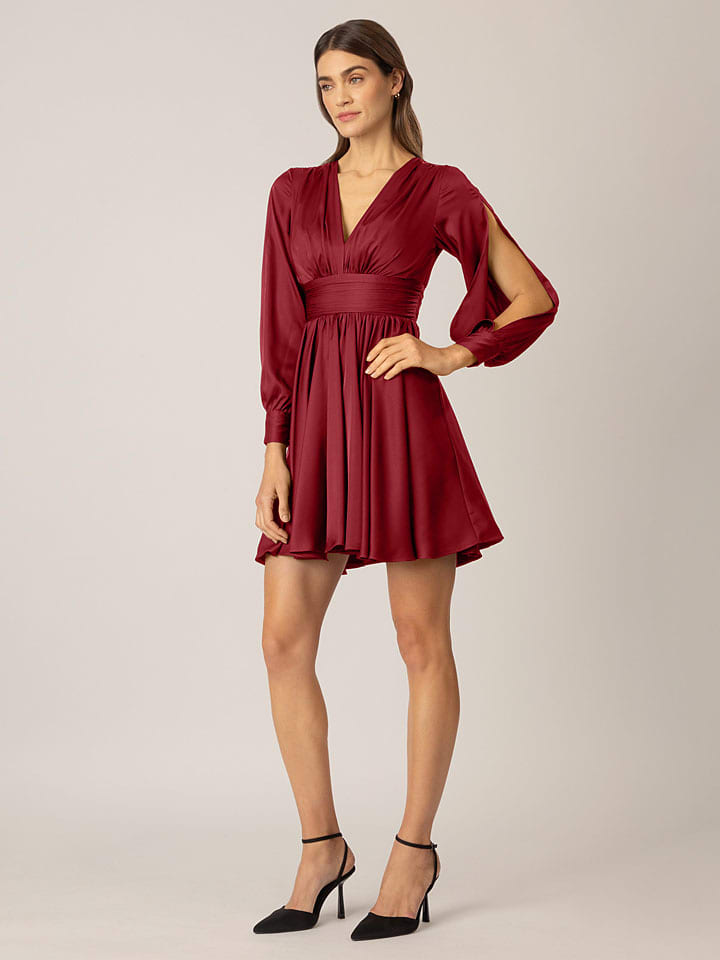 Kleid in Bordeaux