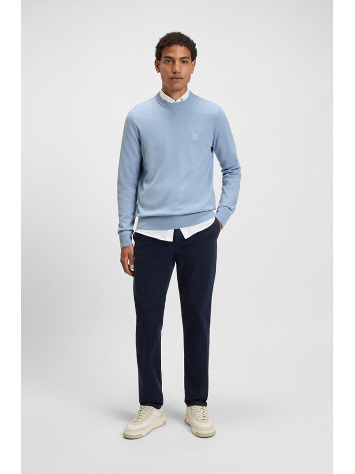 Sweter w kolorze błękitnym