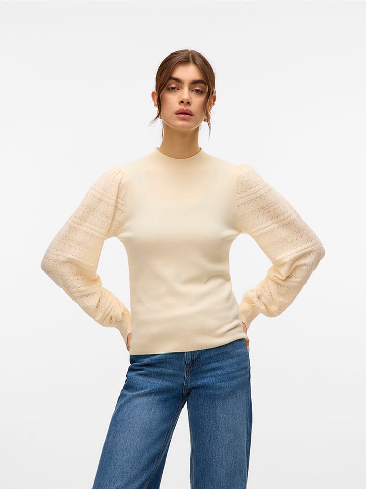 Sweter w kolorze beżowym