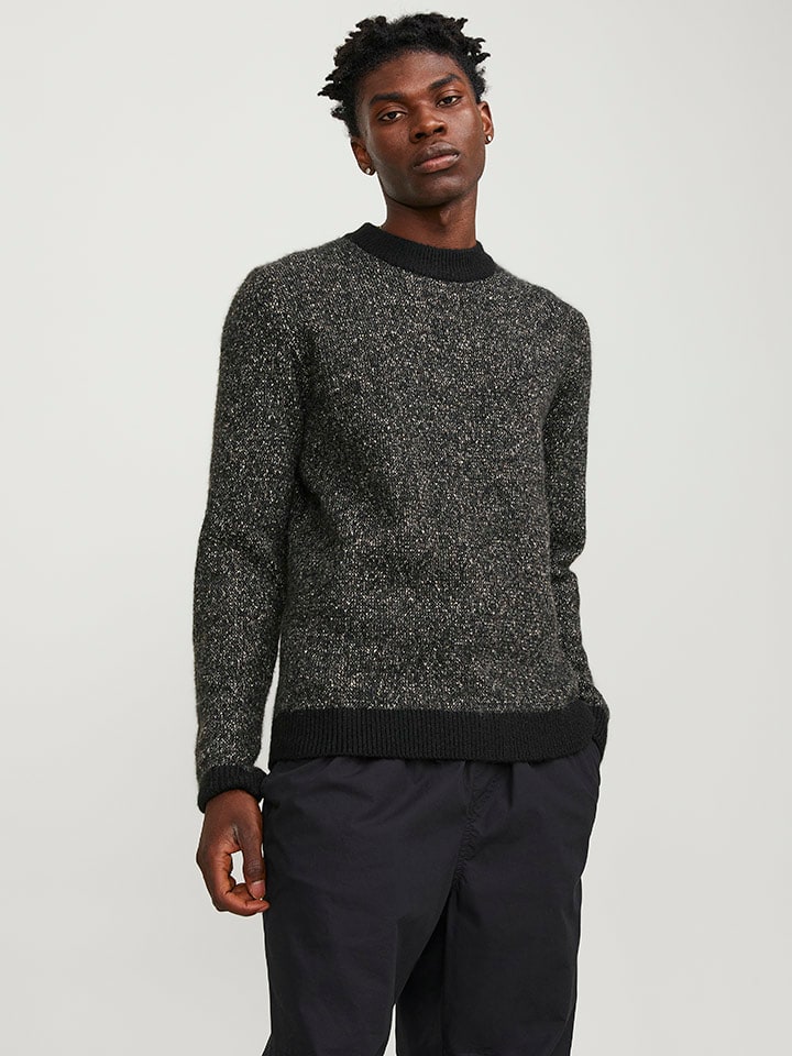 Sweter w kolorze czarnym