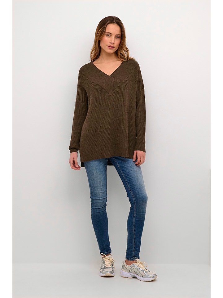 Sweter w kolorze brązowym