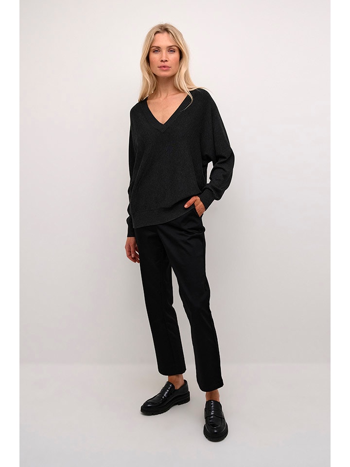 Sweter w kolorze czarnym