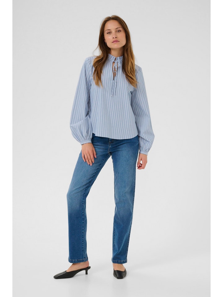 Bluse in Hellblau