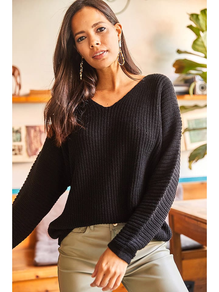 Sweter w kolorze czarnym