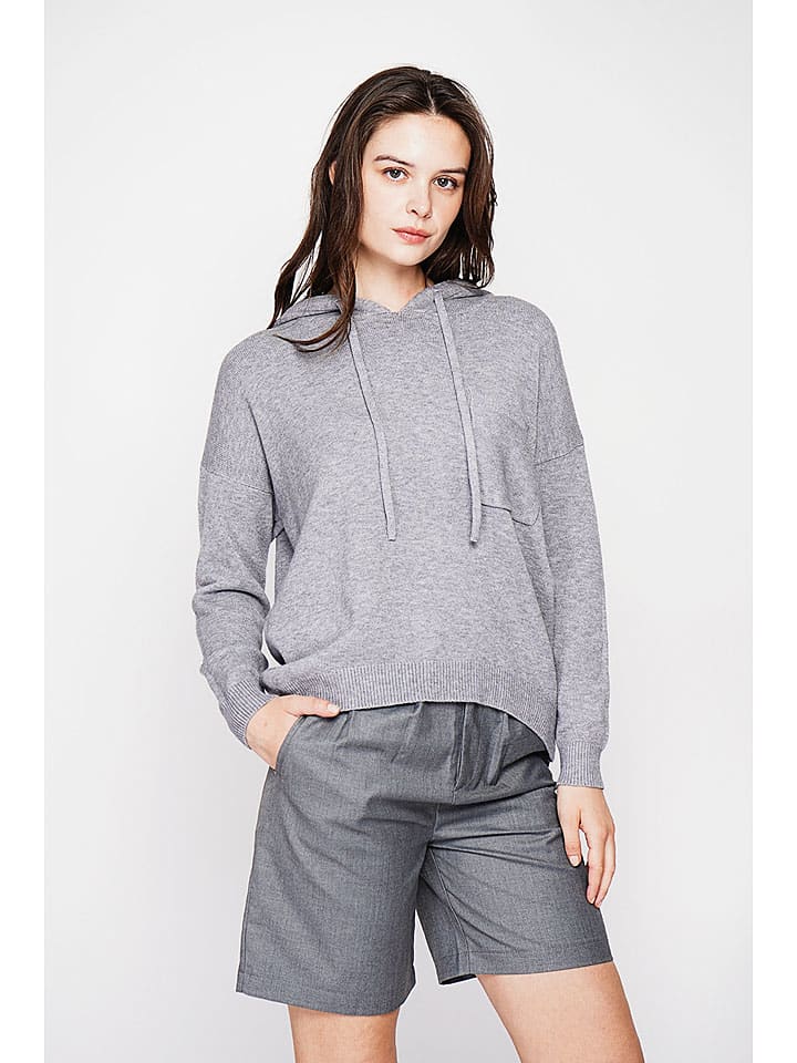 Sweter w kolorze szarym