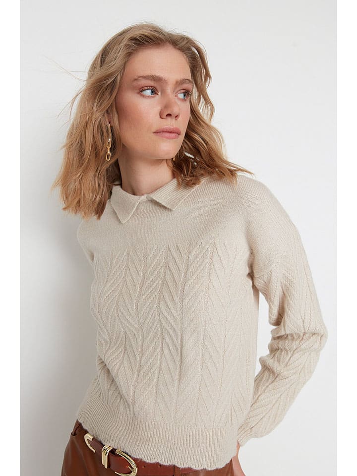 Sweter w kolorze kremowym