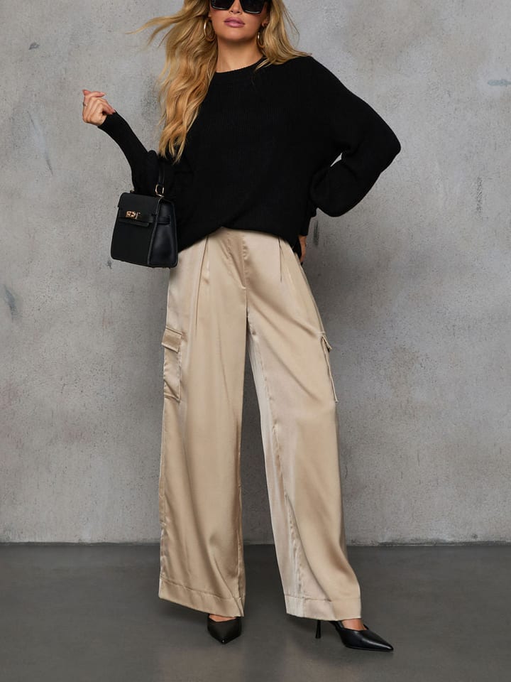 Sweter w kolorze czarnym