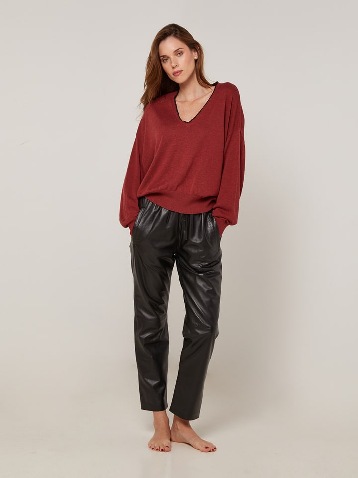 Sweter w kolorze bordowym