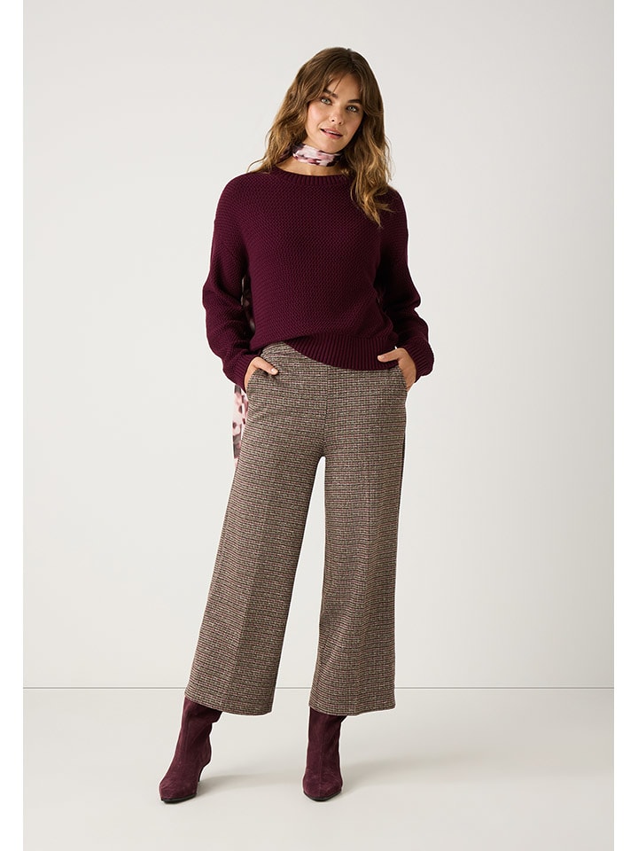 Sweter w kolorze bordowym