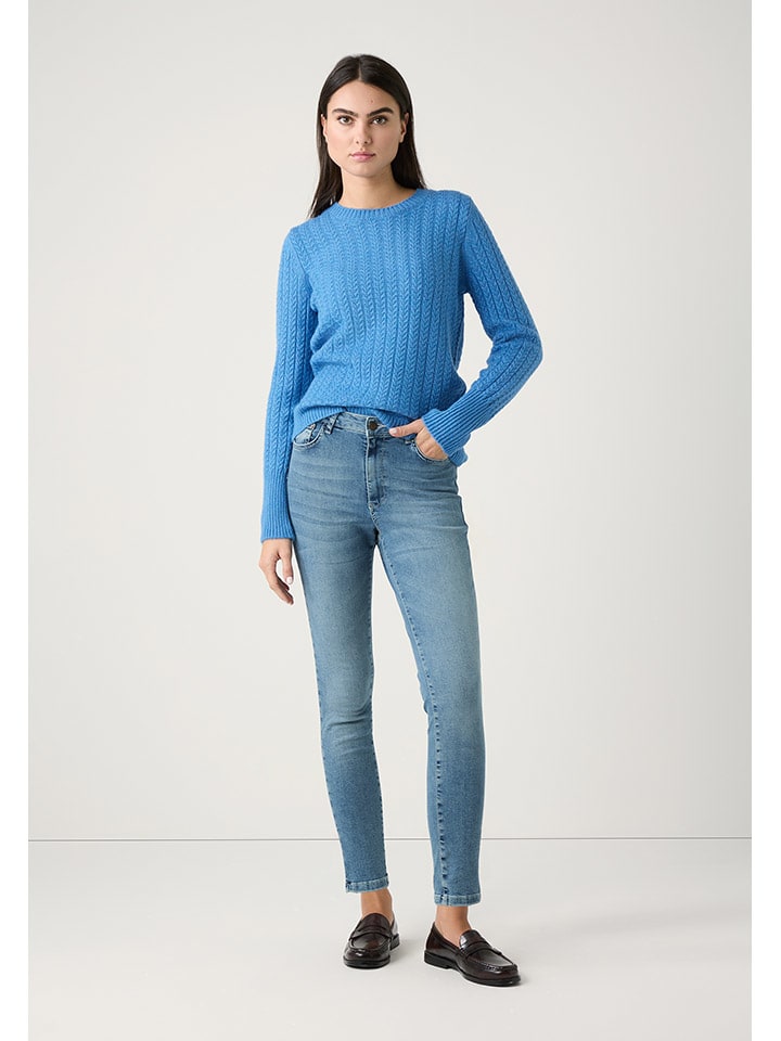 Sweter w kolorze błękitnym