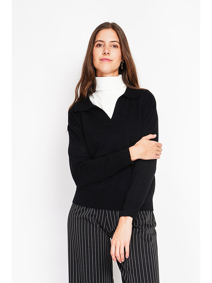 Sweter w kolorze czarnym