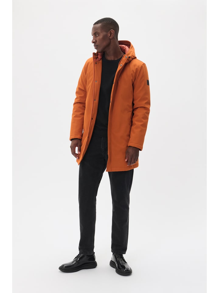 Wintermantel in Orange