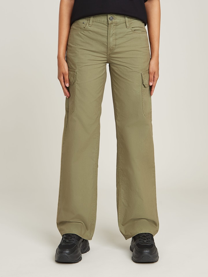 Bojówki w kolorze khaki