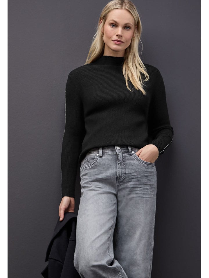Sweter w kolorze czarnym