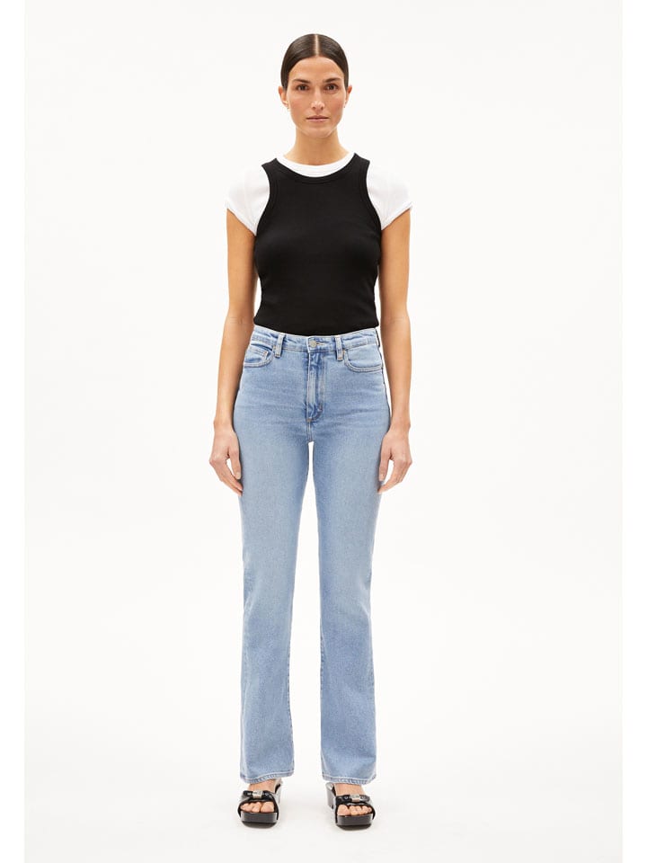 Dżinsy "Linnaa" - Boot Cut fit - w kolorze błękitnym