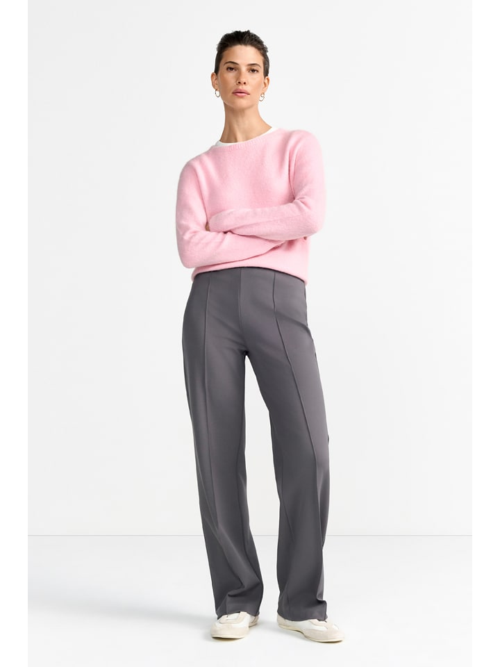 Sweter w kolorze jasnoróżowym