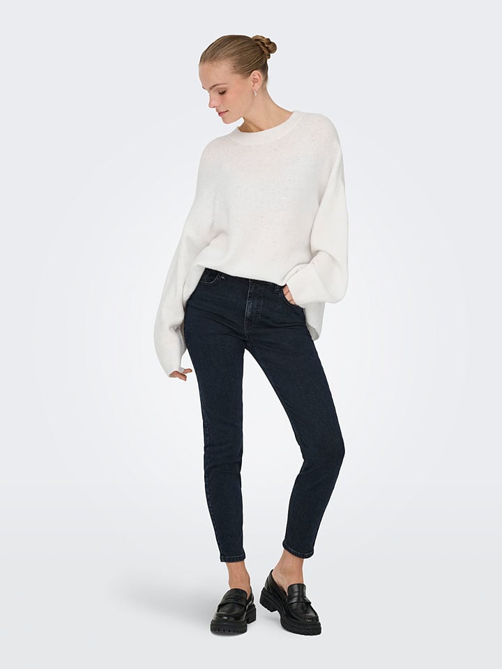 Sweter w kolorze białym