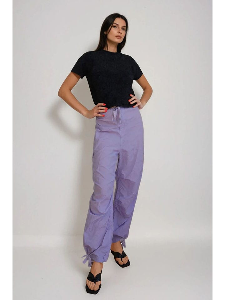 Hose in Lila