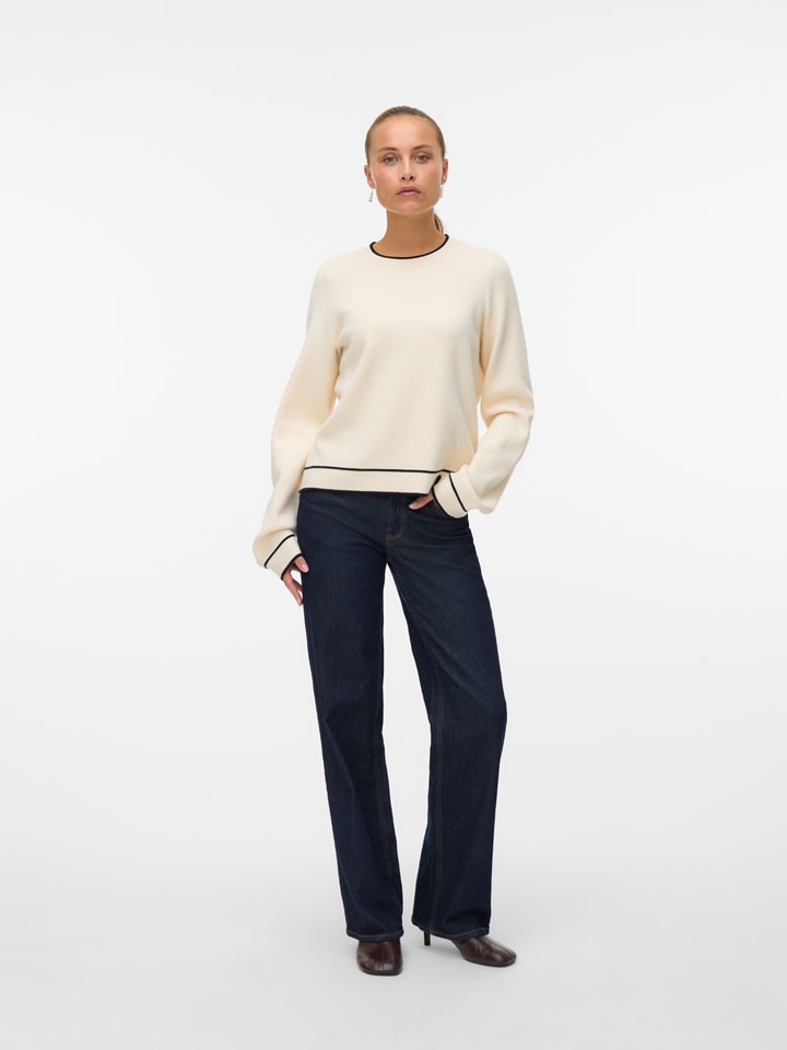 Sweter w kolorze kremowym