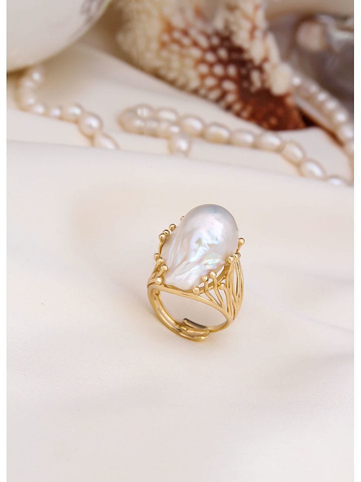 Vergulde ring met parels