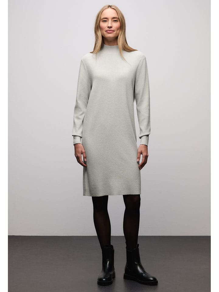 Kleid in Hellgrau