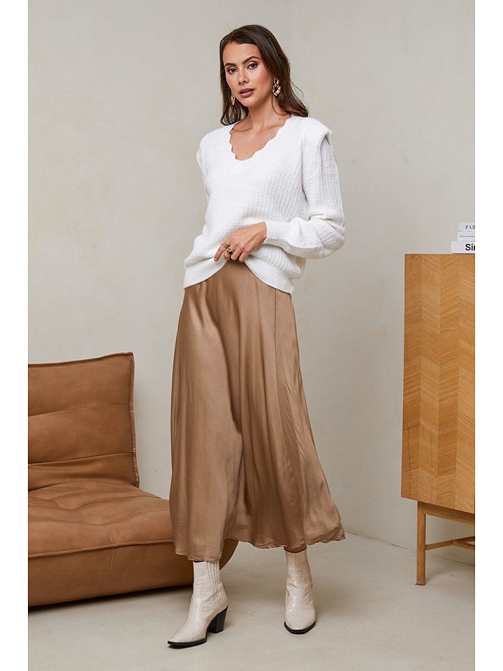 Sweter w kolorze kremowym