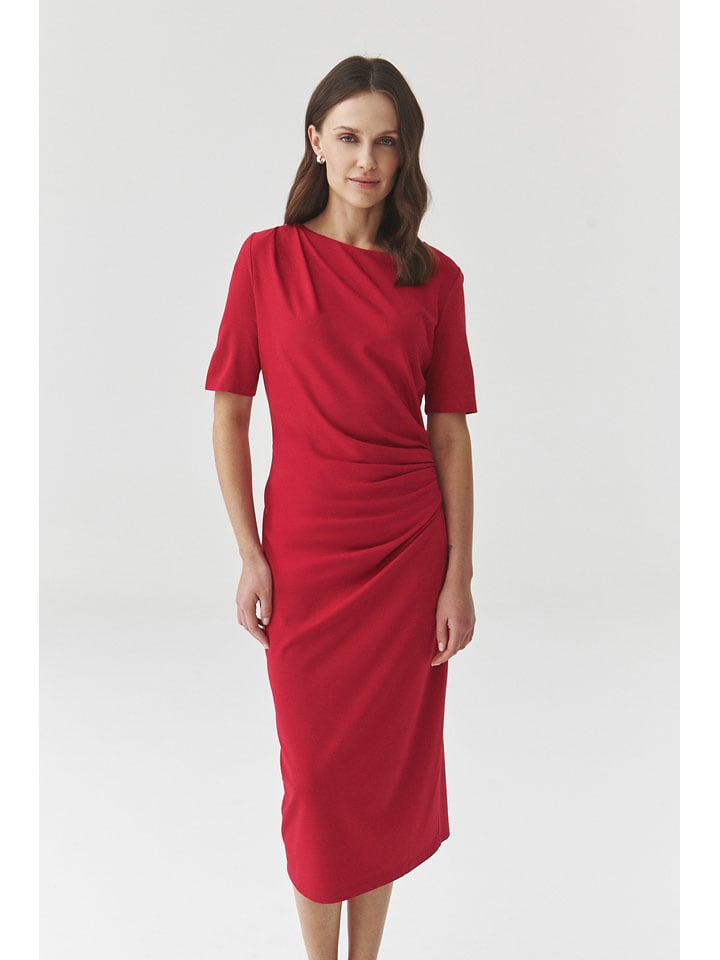 Kleid in Rot