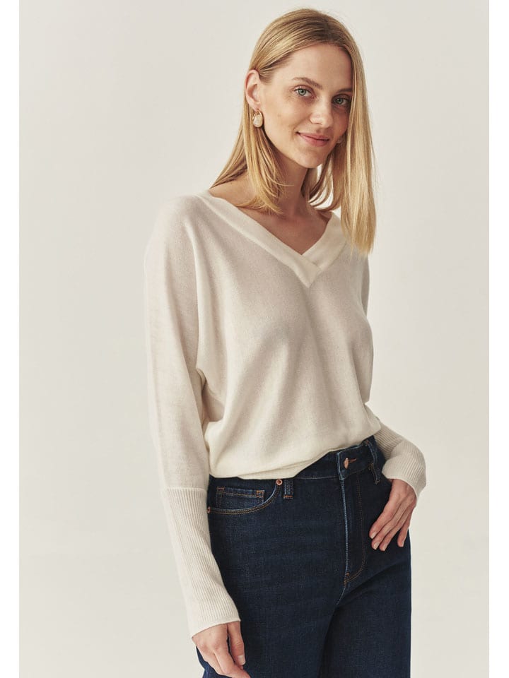 Sweter "Ponno" w kolorze kremowym