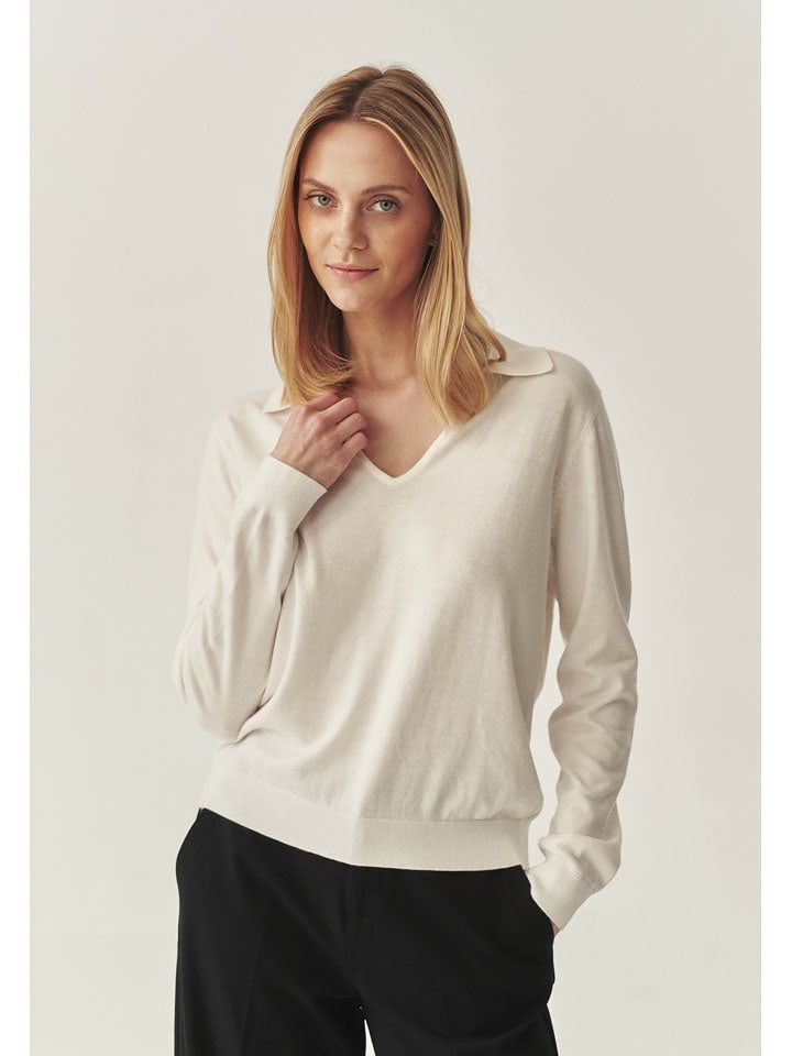 Sweter w kolorze kremowym