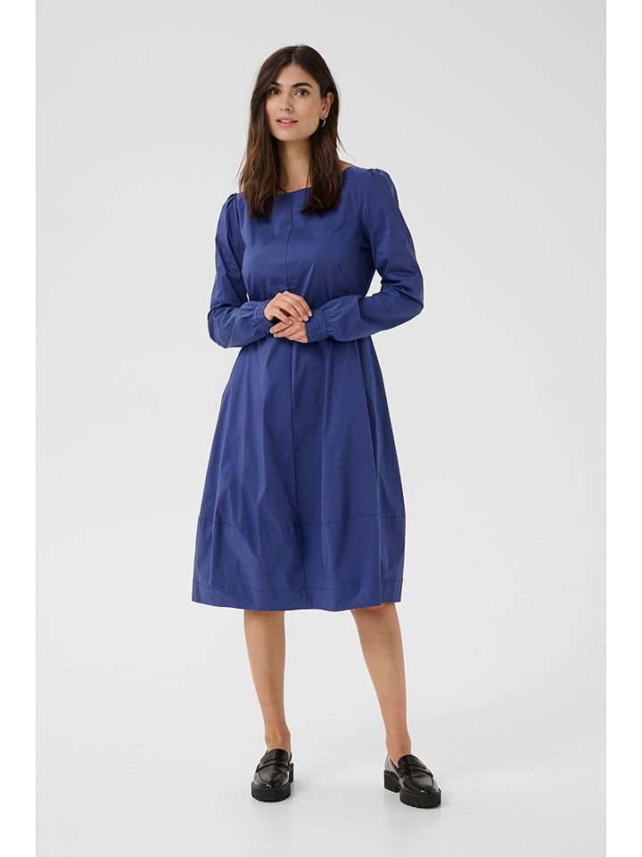 Kleid in Dunkelblau