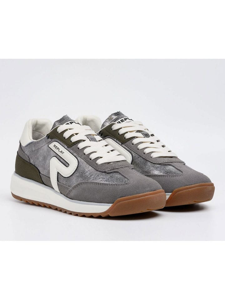 Sneakersy w kolorze srebrnym