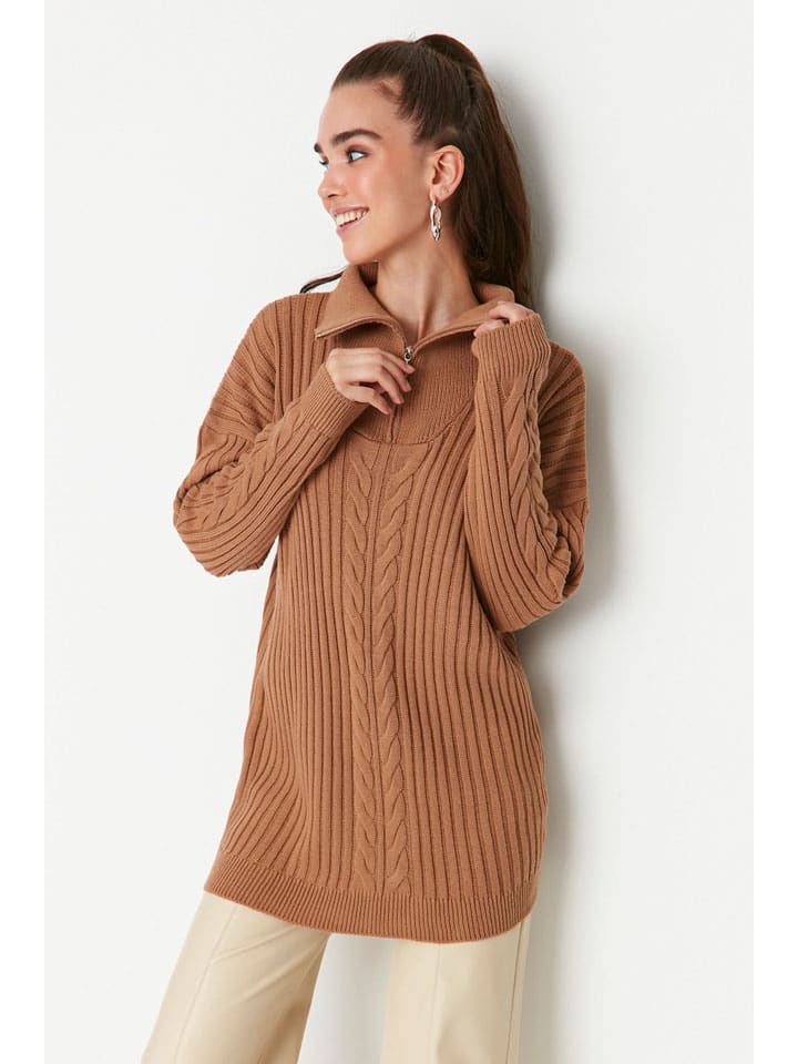 Sweter w kolorze karmelowym