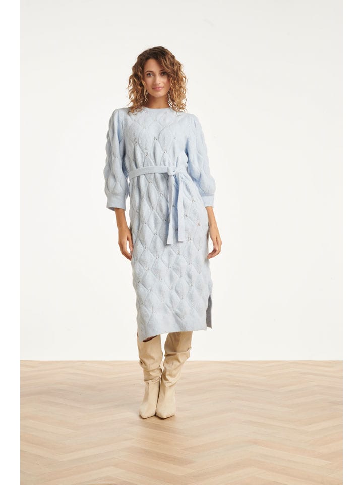 Strickkleid in Hellblau