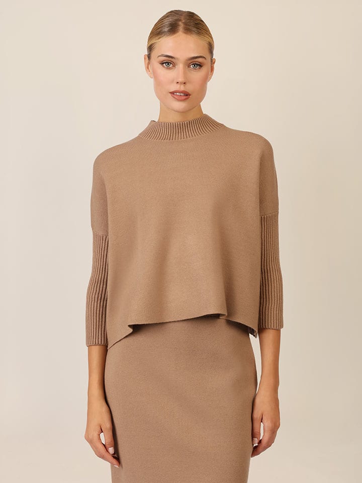 Sweter w kolorze karmelowym