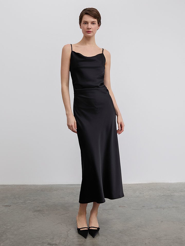 Kleid in Schwarz