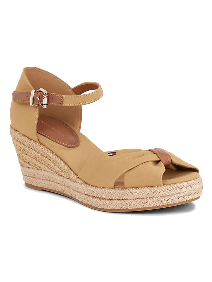 Keilsandaletten in Beige